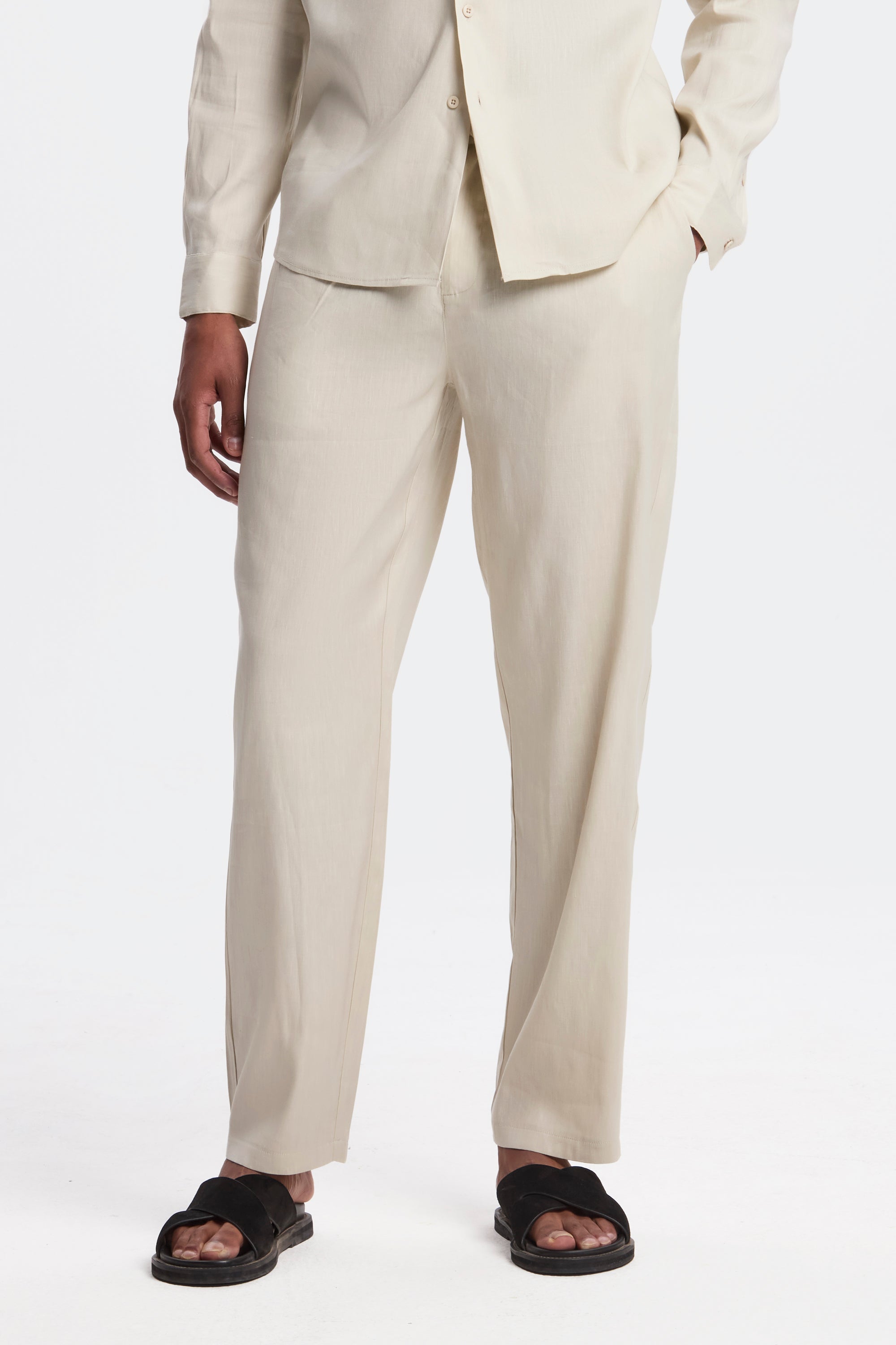 THE LINEN TROUSERS