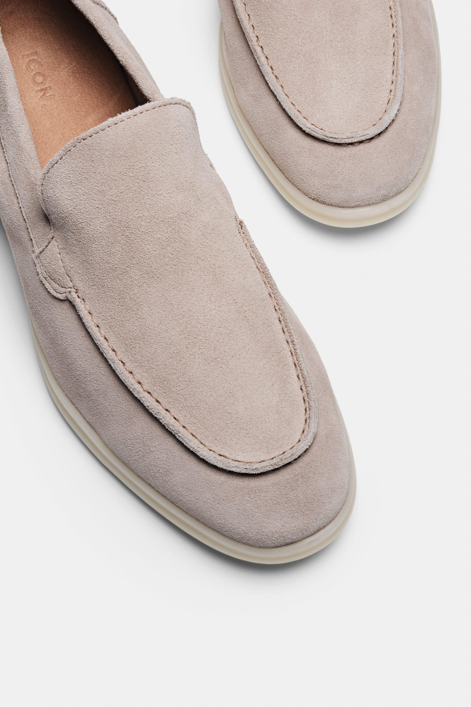 THE CLASSIC LOW LOAFER